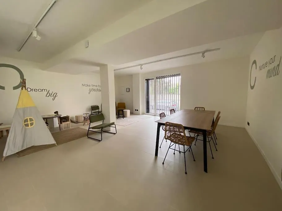 Zero 12 Apartment Milan 0*,  Italy